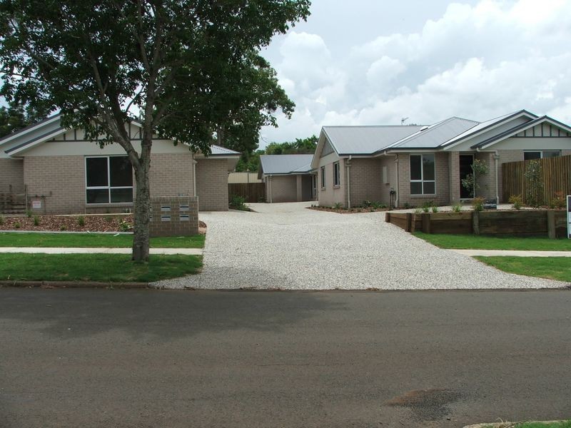 1  2  & 3/ Hillside Street, Toowoomba QLD 4350