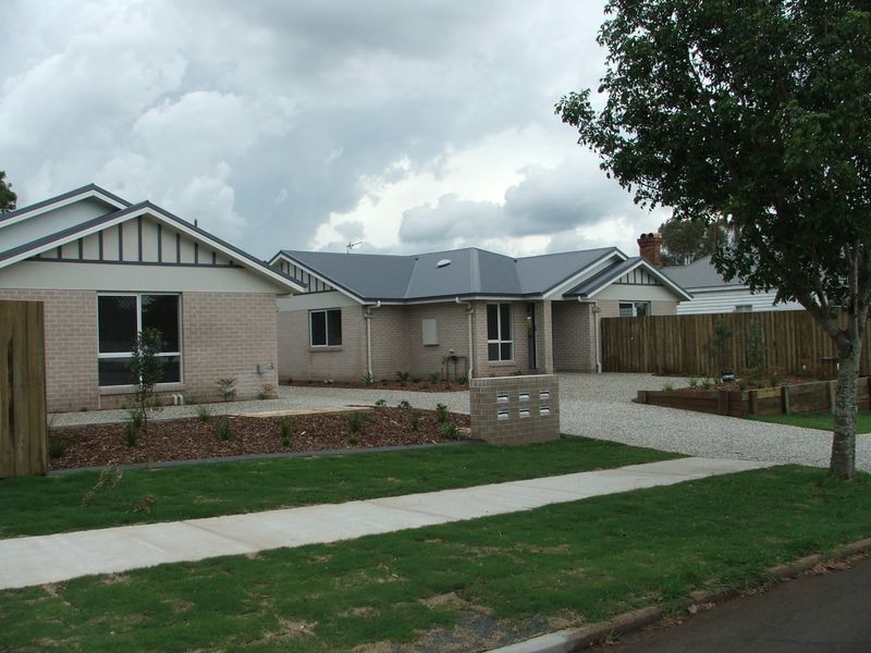 1  2  & 3/ Hillside Street, Toowoomba QLD 4350