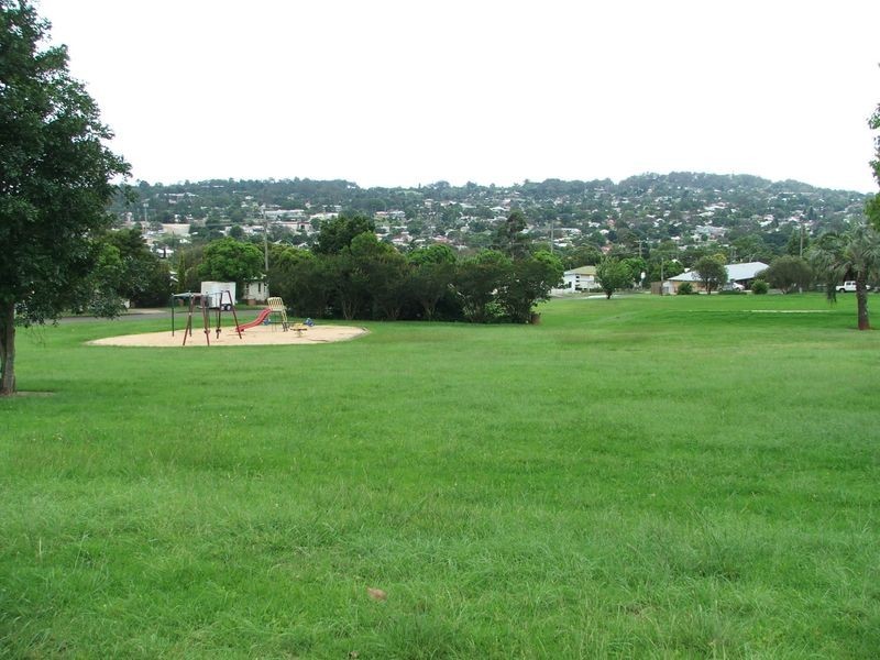 1  2  & 3/ Hillside Street, Toowoomba QLD 4350