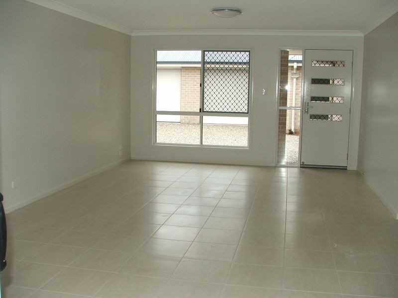 1  2  & 3/ Hillside Street, Toowoomba QLD 4350