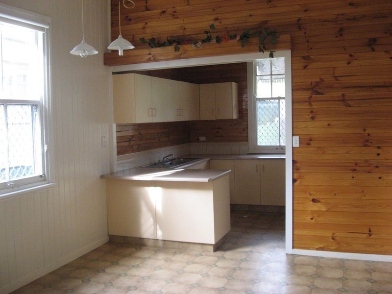 4 Gore Street, Toowoomba City QLD 4350