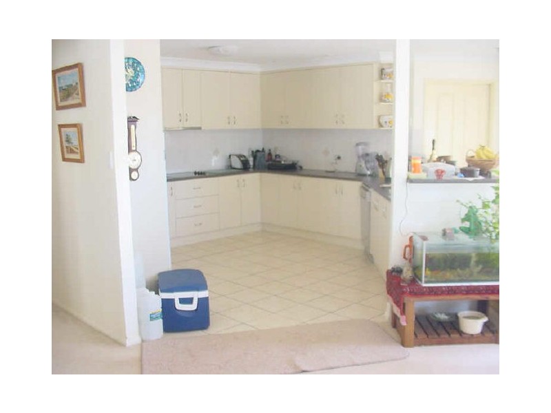9 Hillcrest Court, Kearneys Spring QLD 4350