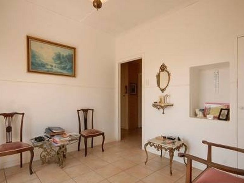 16 Ross Street, Mount Lofty QLD 4350