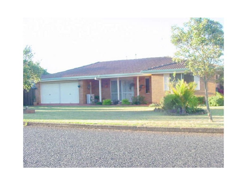 9 Cambridge Street, Harristown QLD 4350