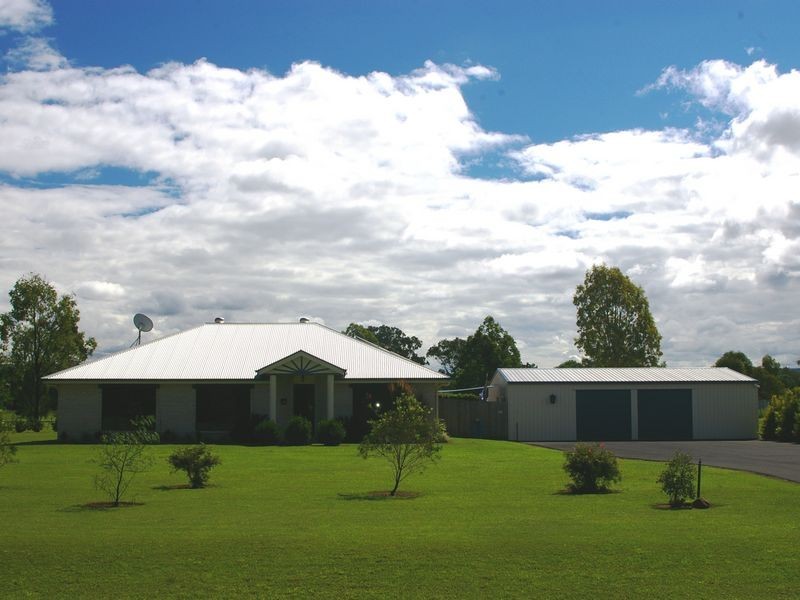 136 Helendale Drive, Helidon QLD 4344