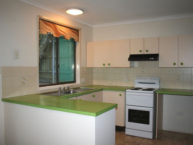 11 Shiraz Crt, Wilsonton QLD 4350