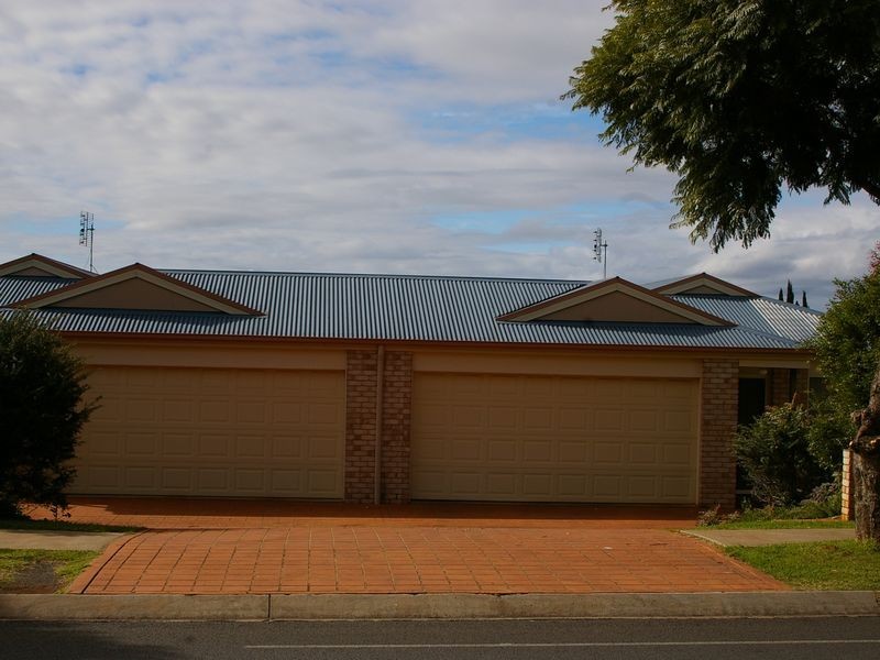 394 West Street, Kearneys Spring QLD 4350