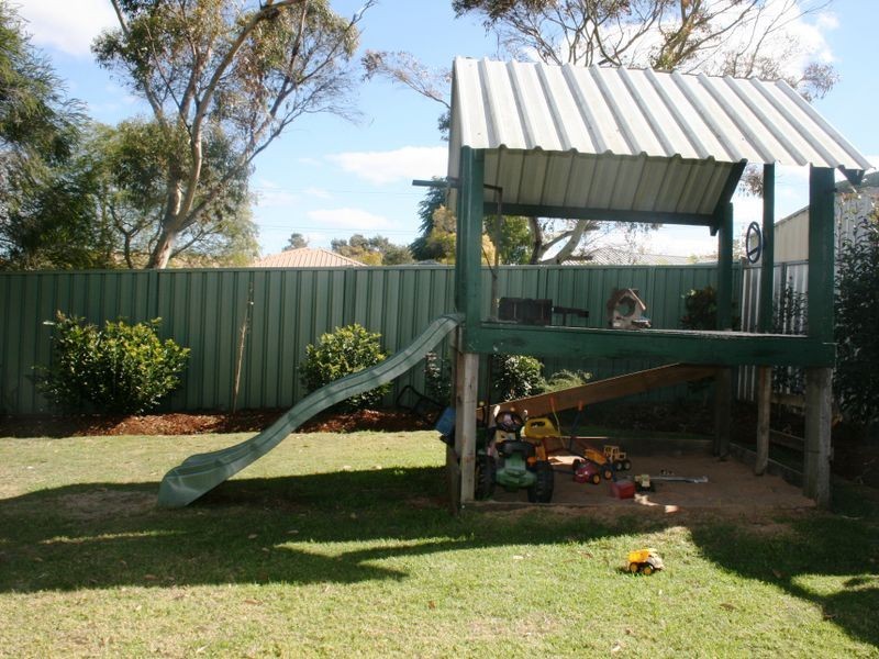 9 Melway Crescent, Harristown QLD 4350