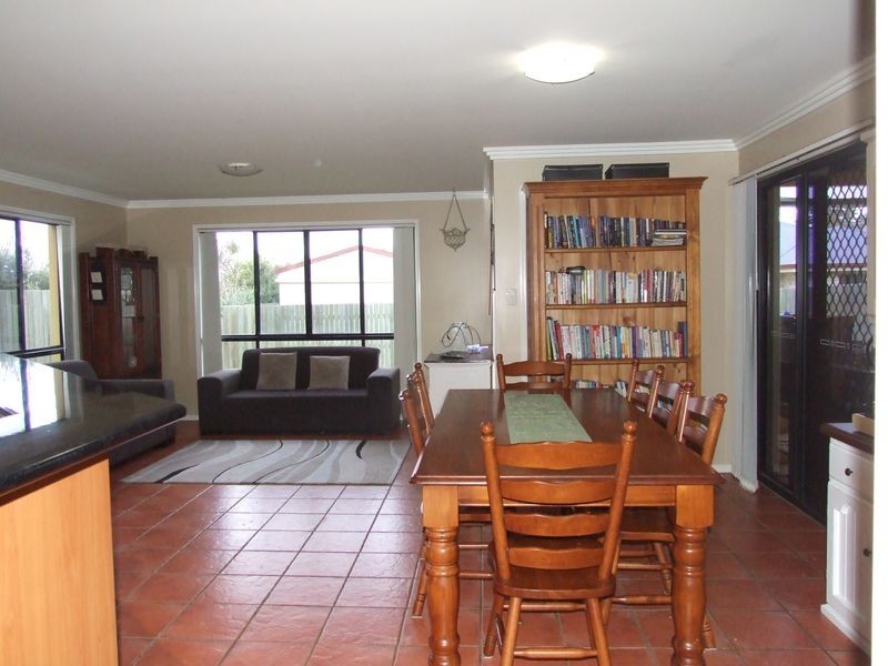 22 Scullin Street, Middle Ridge QLD 4350