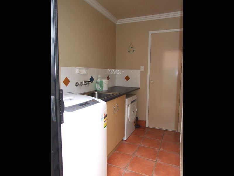 22 Scullin Street, Middle Ridge QLD 4350