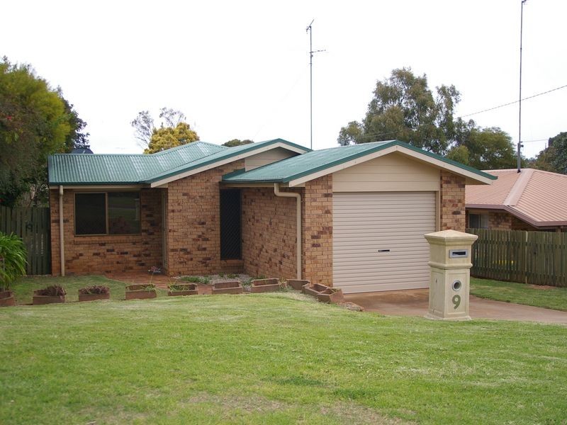 9 Bruntnell Street, Kearneys Spring QLD 4350