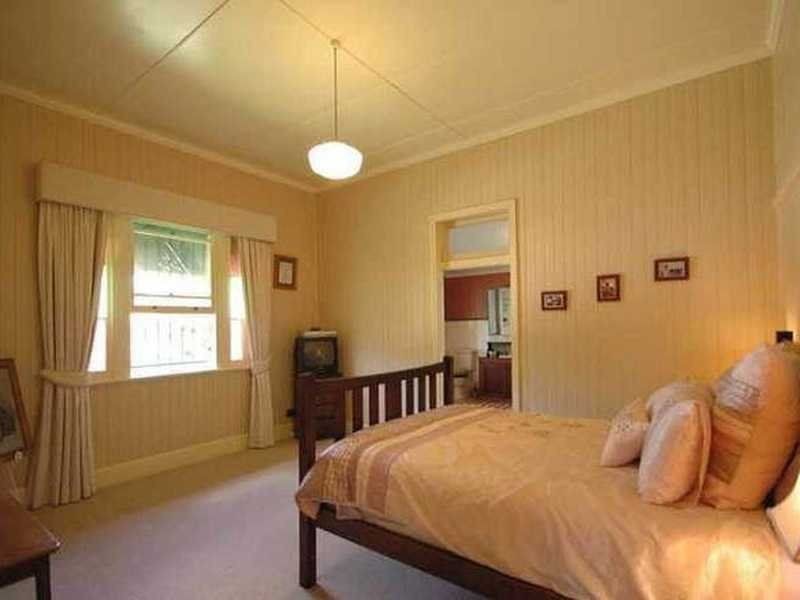 13 Warra Street, Newtown QLD 4350