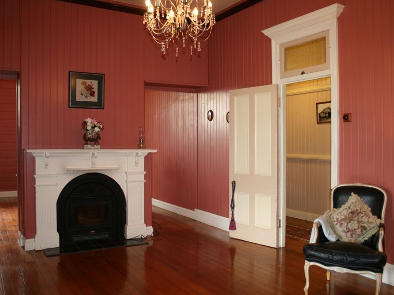 13 Warra Street, Newtown QLD 4350