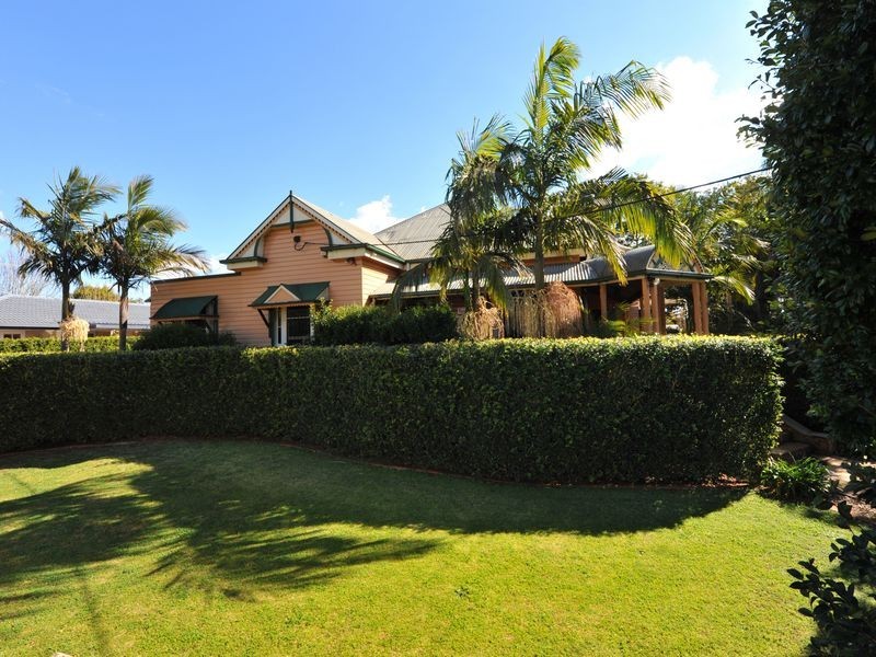 13 Warra Street, Newtown QLD 4350