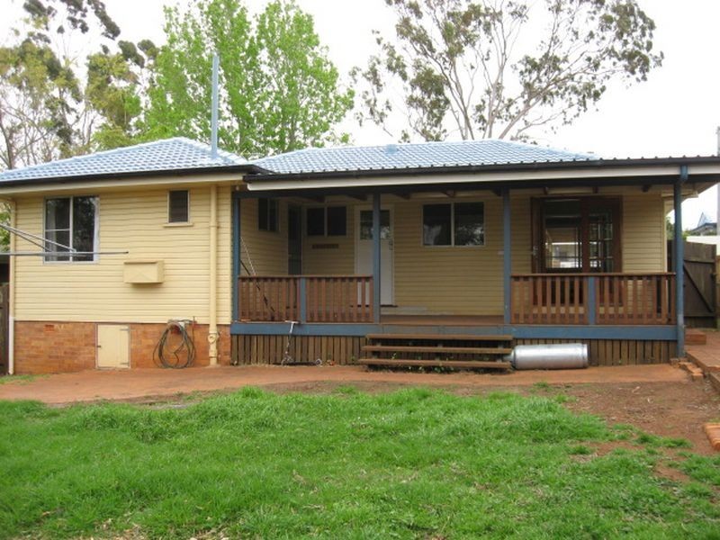 14 South Street, Rangeville QLD 4350