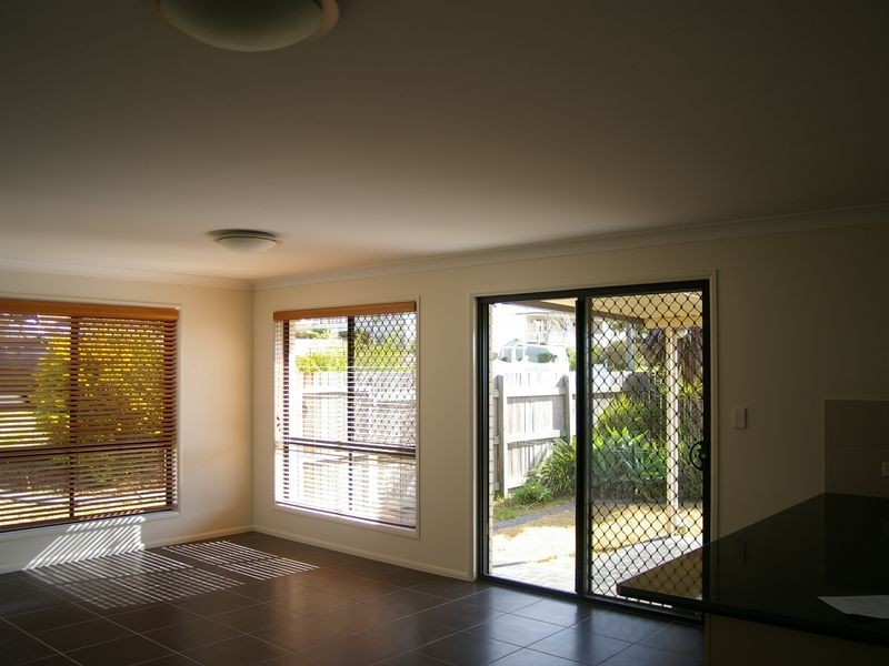 1/10 Hoey Street, Kearneys Spring QLD 4350
