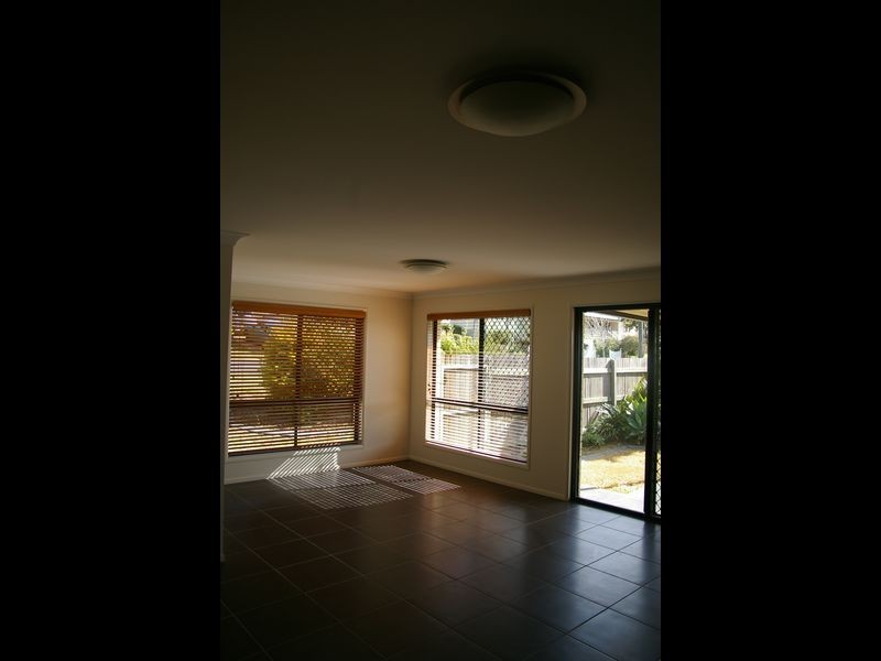 1/10 Hoey Street, Kearneys Spring QLD 4350