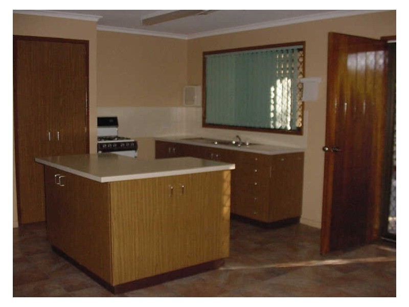 1/186a Campbell Street, Newtown QLD 4350