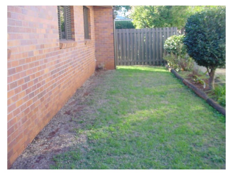 1/186a Campbell Street, Newtown QLD 4350