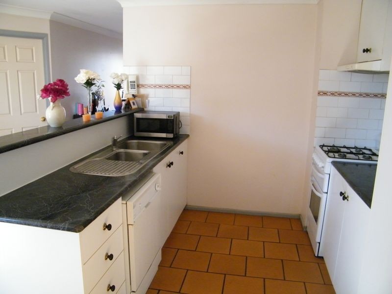 4/1 Beer Court, Kearneys Spring QLD 4350