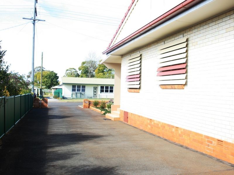 11 Merritt Street, Harristown QLD 4350