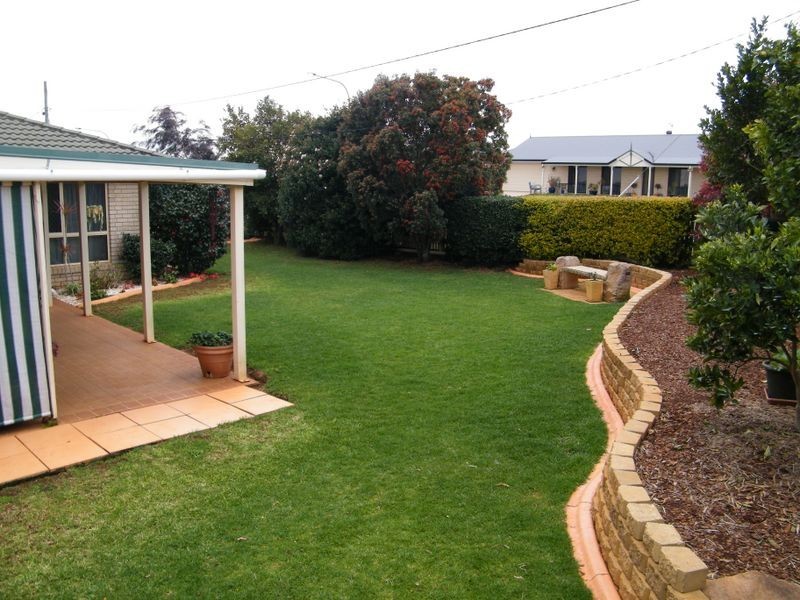 2 Gouldson Drive, Kearneys Spring QLD 4350