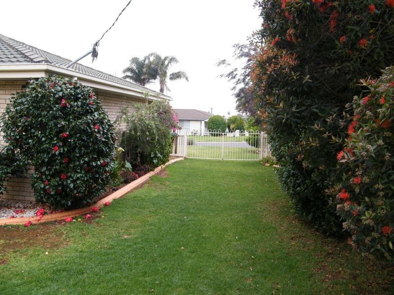 2 Gouldson Drive, Kearneys Spring QLD 4350