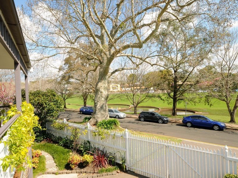 12 Bruce Street, East Toowoomba QLD 4350