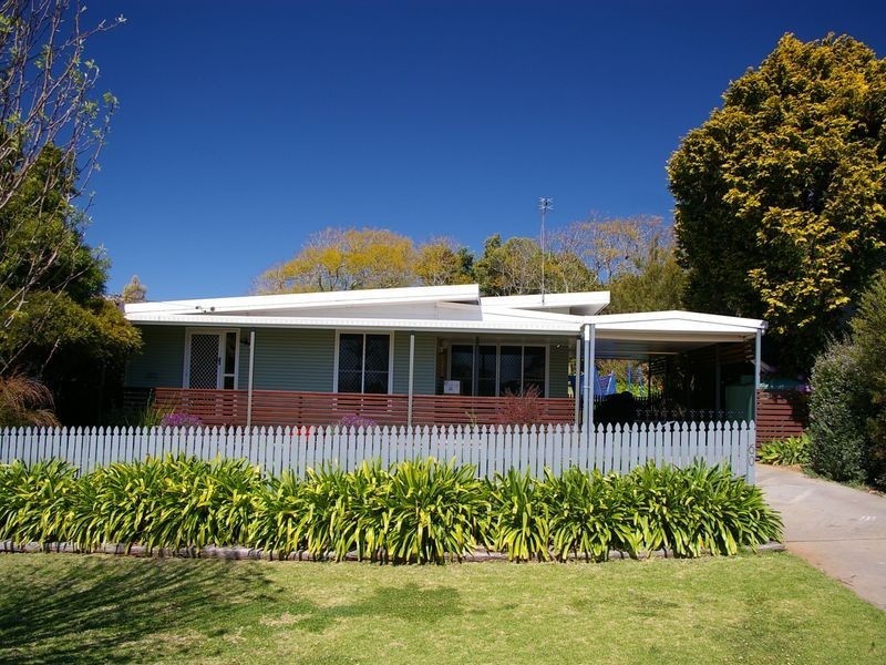60 Wentworth Street, Centenary Heights QLD 4350