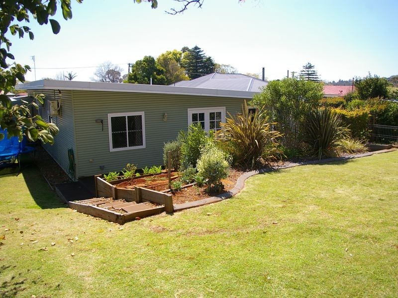 60 Wentworth Street, Centenary Heights QLD 4350