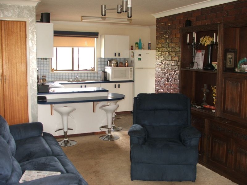 2/72 Wine Drive, Wilsonton QLD 4350