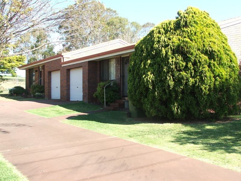 2/72 Wine Drive, Wilsonton QLD 4350