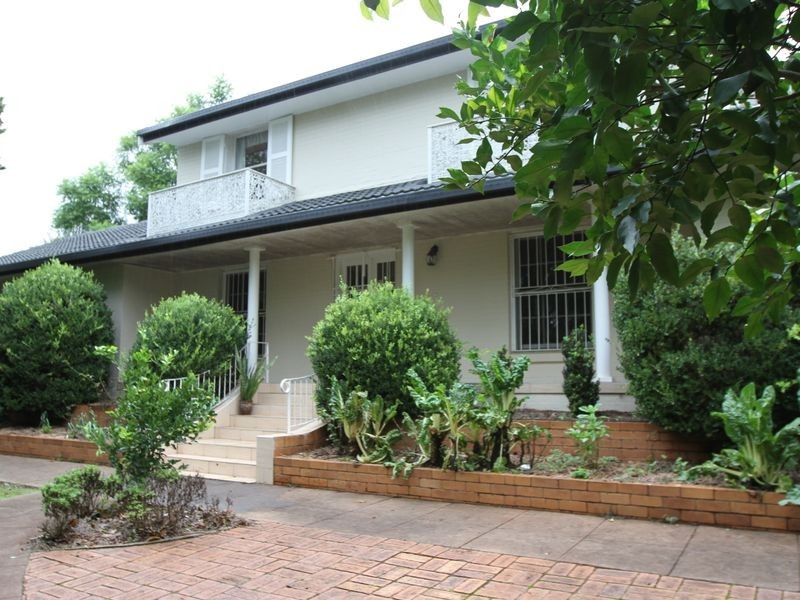17 East St, East Toowoomba QLD 4350