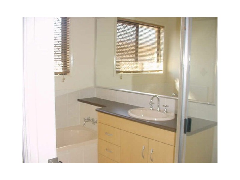 19 Prime Minister Drive, Middle Ridge QLD 4350