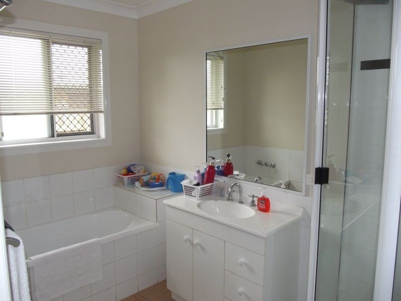 17 Uniplaza Court, Kearneys Spring QLD 4350