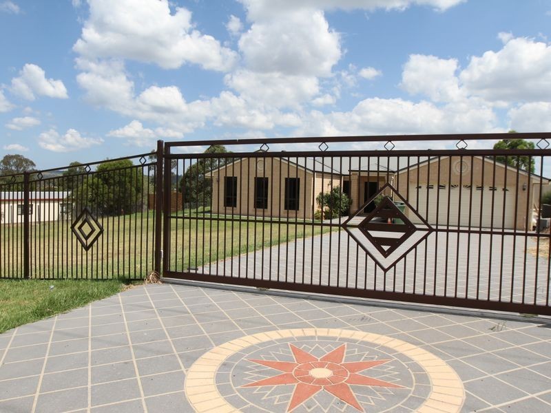 51 Peters Road, Acland QLD 4401