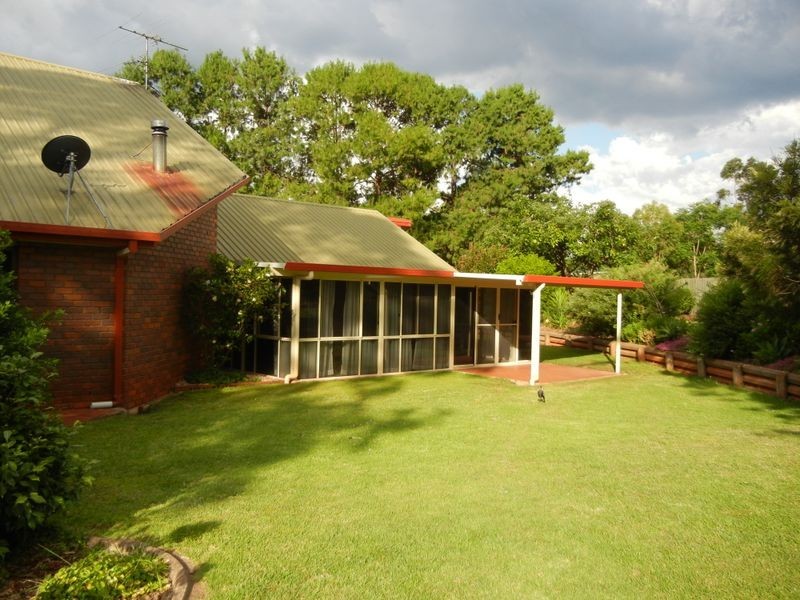 6 Highfields Road, Highfields QLD 4352