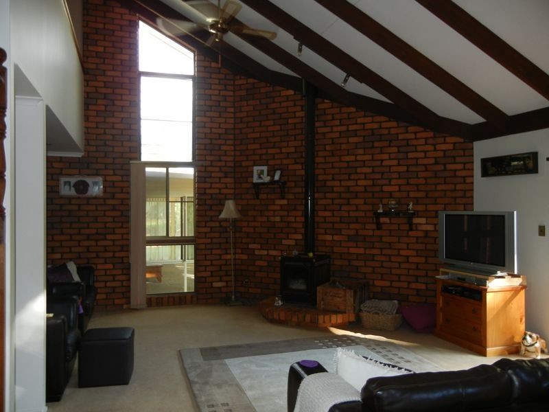 6 Highfields Road, Highfields QLD 4352