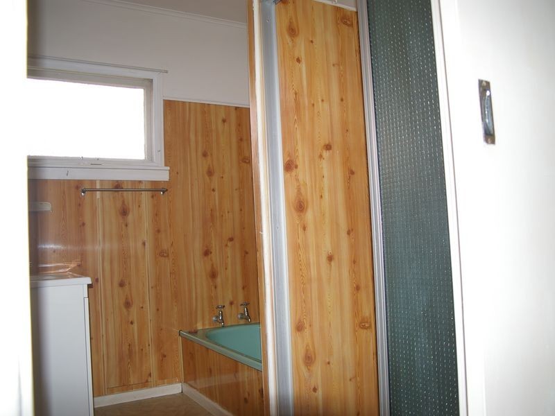 5 Eardley Street, Newtown QLD 4350