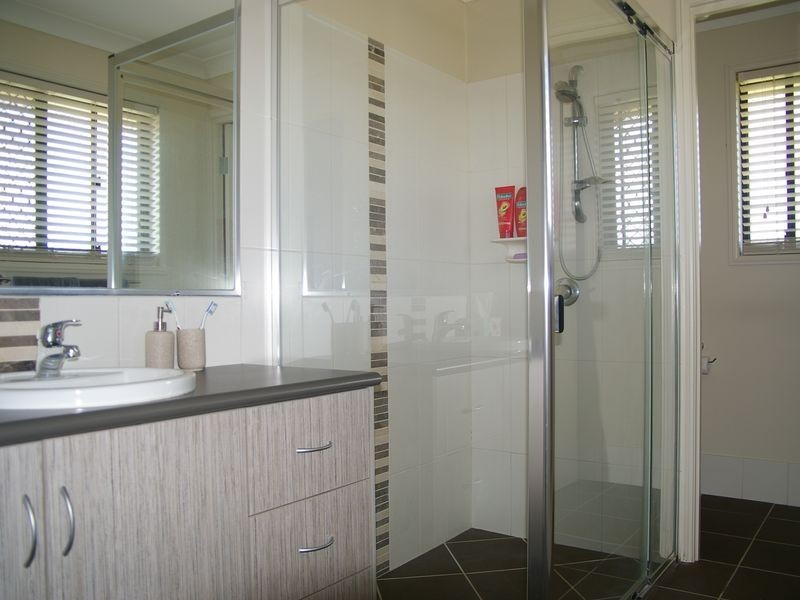 2 Petria Court, Meringandan QLD 4352