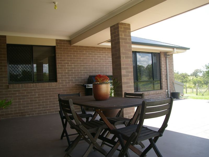 2 Petria Court, Meringandan QLD 4352