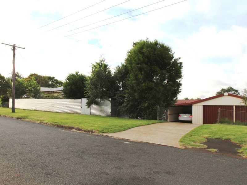 14 Fourth Avenue, Harristown QLD 4350