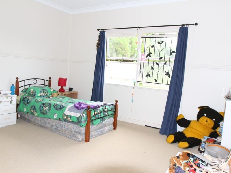 16 Pierce Street, South Toowoomba QLD 4350