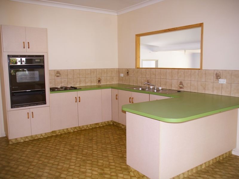 29 Young Street, Pittsworth QLD 4356