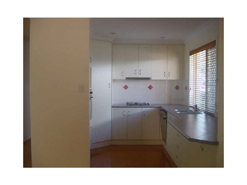 2/330 Hume Street, Centenary Heights QLD 4350