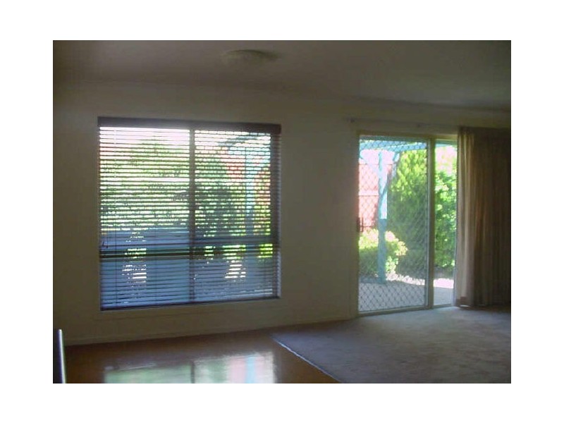 2/330 Hume Street, Centenary Heights QLD 4350