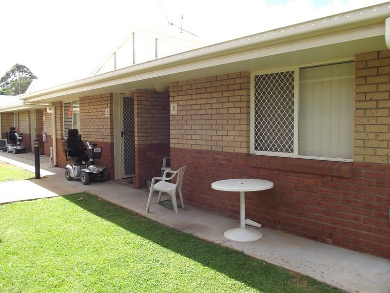 1 2/306 James Street, Harristown QLD 4350