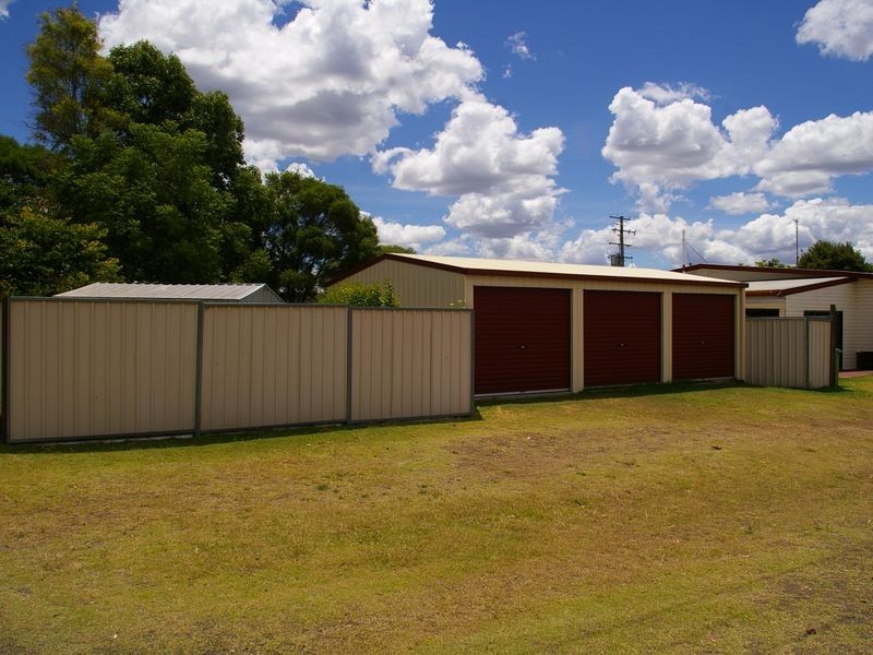 2 Yandilla Street, Pittsworth QLD 4356