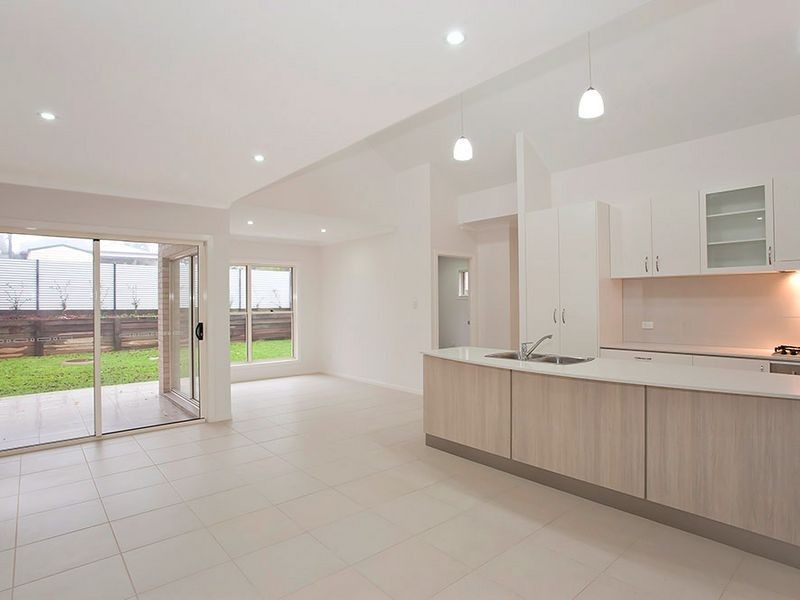 3/8 New Street, Mount Lofty QLD 4350