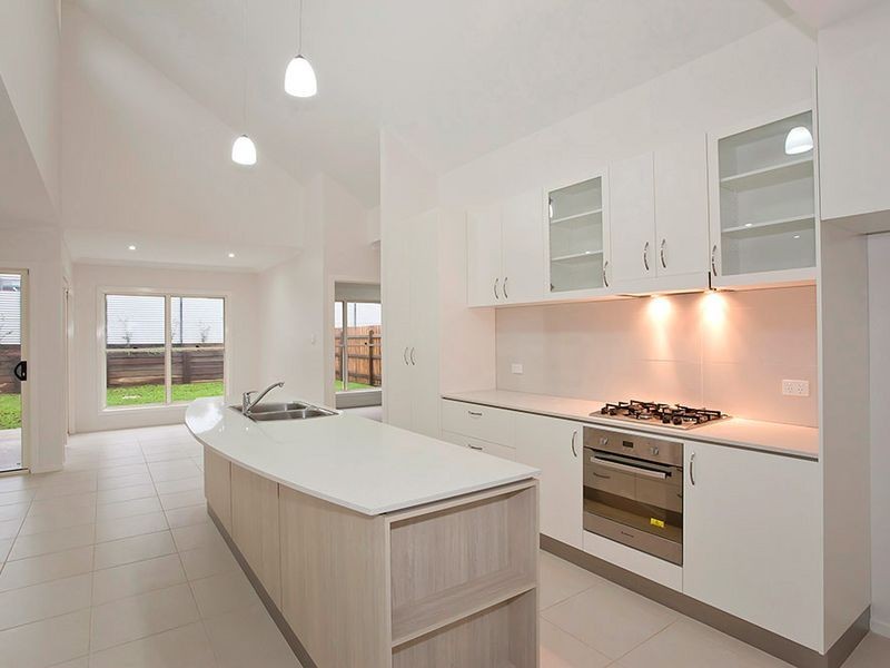 3/8 New Street, Mount Lofty QLD 4350